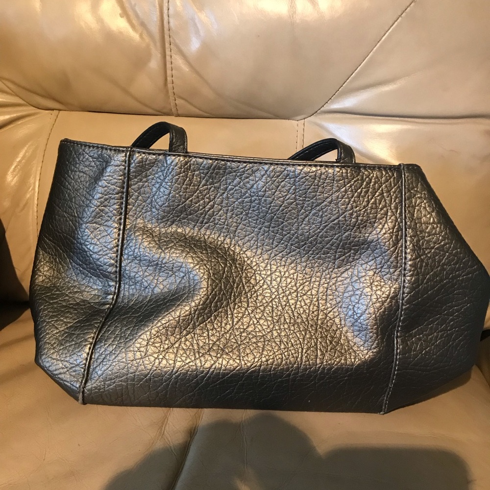 Leather - Picture 5 of 5